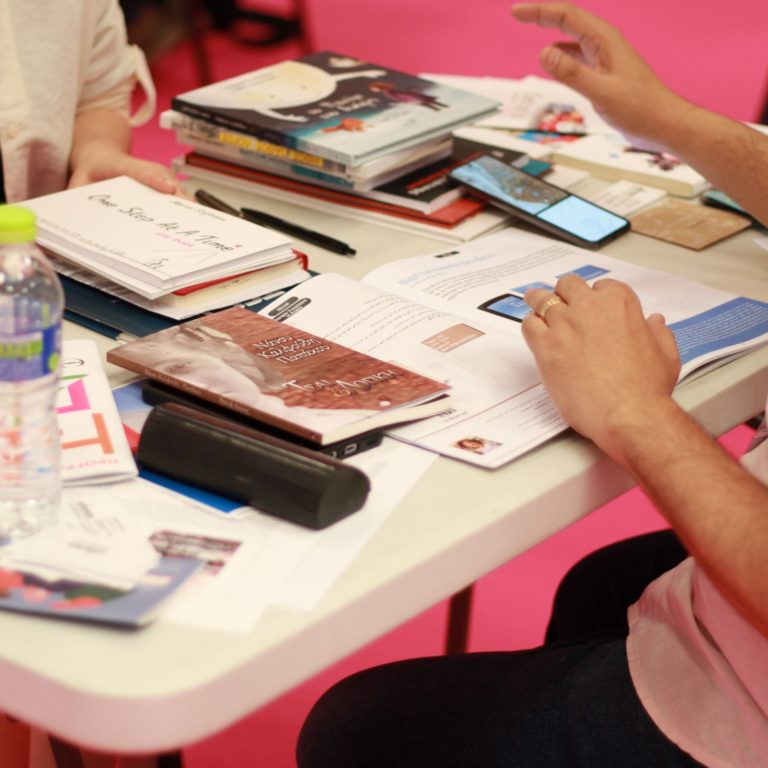Ο Καναδάς συναντά την Ελλάδα: Το Bookguru.gr παρουσιάζει 50+ ελληνικά βιβλία!